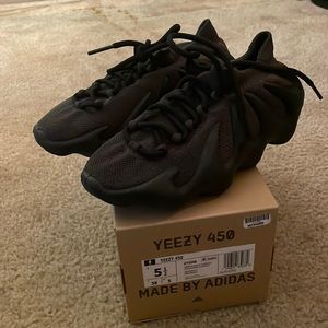 Black YEEZY 450